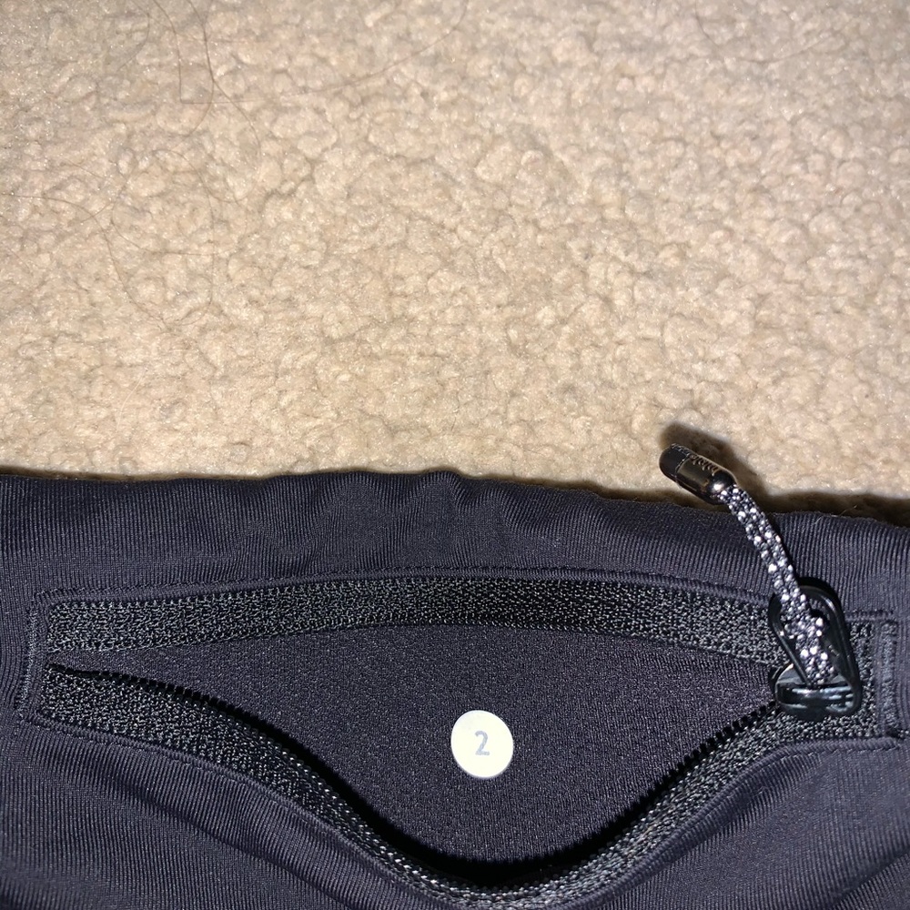 Lululemon women’s speed up 2.5” running shorts